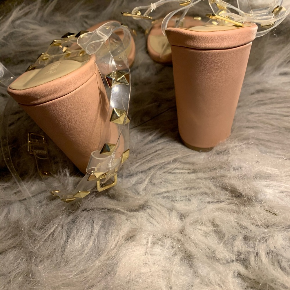 Heels - Picture 5 of 6